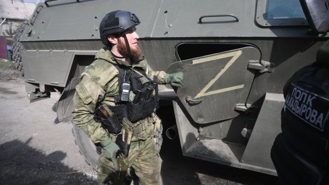 Чеченский боец во время спецоперации на Украине