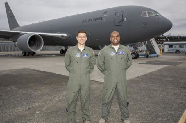 Члены экипажа первого KC-46A Pegasus.