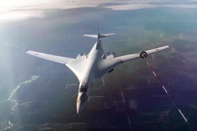 Cтратегический бомбардировщик Ту-160