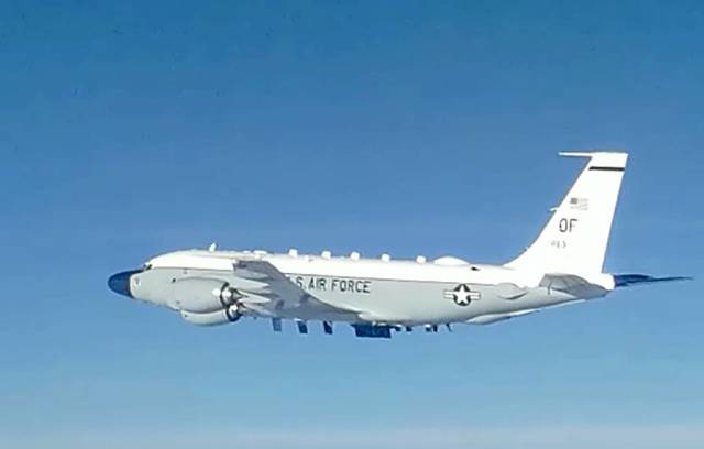 Cтратегический самолет-разведчик RC-135 ВВС США