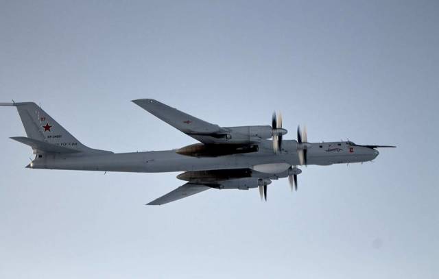 Дальний противолодочный самолет Ту-142