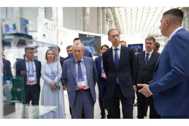 Денис Мантуров принял участие в работе форума «Микроэлектроника 2026» Денис Мантуров принял участие в работе форума «Микроэлектроника 2026»