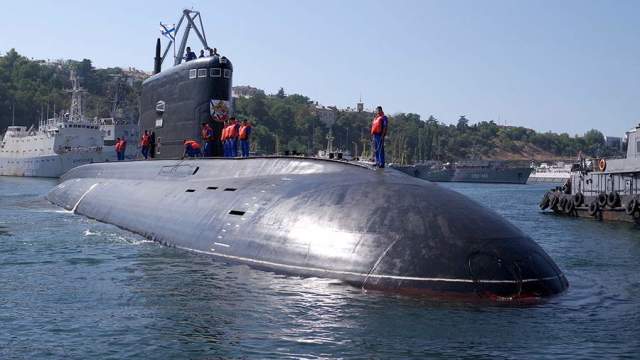 Дизельная подводная лодка «Краснодар» на базе в Севастополе