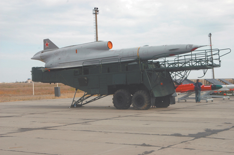 Для удара по российским аэродромам украинские военные могли задействовать тяжелые разведывательные аппараты Ту-141 «Стриж». Фото Владимира Карнозова