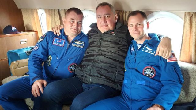 Дмитрий Рогозин с астронавтами Алексеем Овчининым и Ником Хейгом