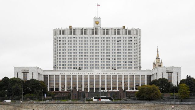 Дом Правительства Российской Федерации на Краснопресненской набережной в Москве