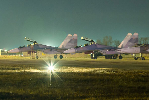 Два истребителя Су-30СМ