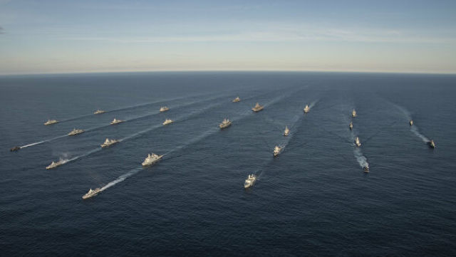 Двадцать четыре корабля из четырнадцати стран принимают участие в совместных учениях войск НАТО Trident Juncture 2018 ("Единый трезубец") в Норвежском