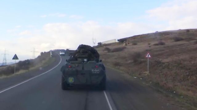 Движение колоны Российских миротворцев по Карабаху в Степанакерт