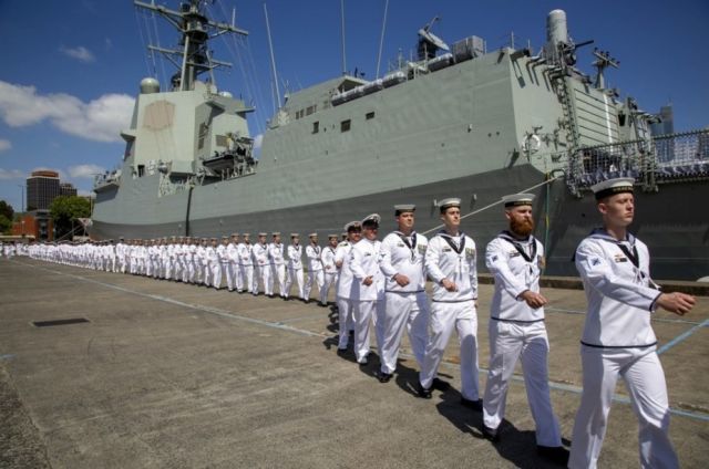 Экипаж эсминца Brisbane.