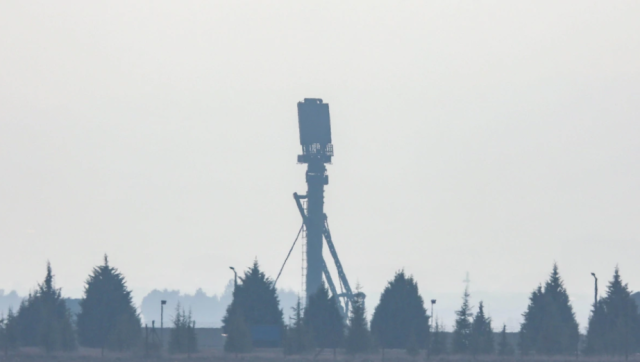 Элемент российской системы ПВО С-400 во время испытаний на авиабазе Мёрдет турецких ВВС