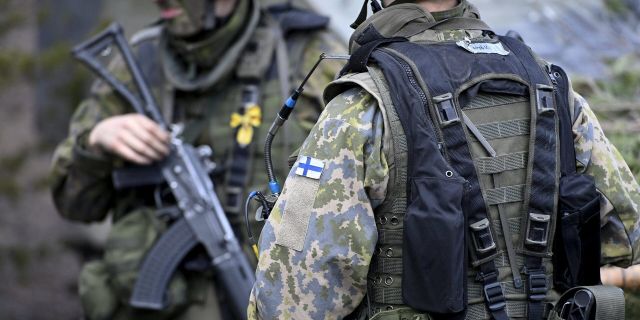 Финские солдаты во время военных учений в Канкаанпгге, Финляндия. 4 мая 2022 года
