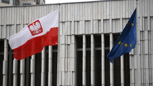 Флаг Польши и Евросоюза