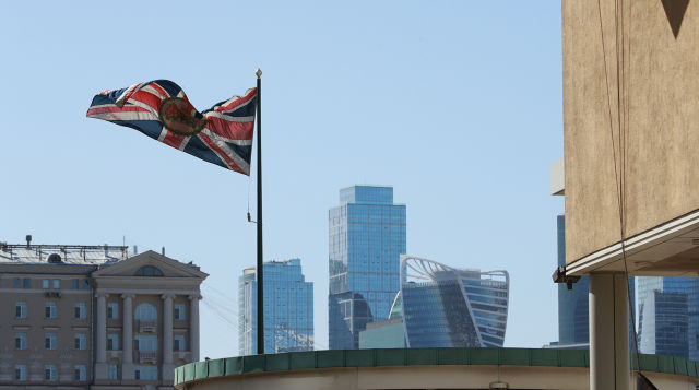 Флаг Великобритании на здании посольства Великобритании в Москве, апрель 2018 года Антон Денисов/РИА "Новости"