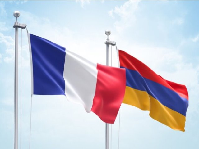 Флаги Армении и Франции