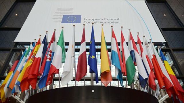 Флаги государств членов ЕС в здании Европейского Совета в Брюсселе
