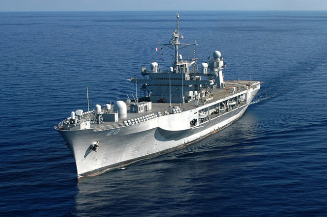 Флагманcкий корабль Шестого флота ВМС США Mount Whitney