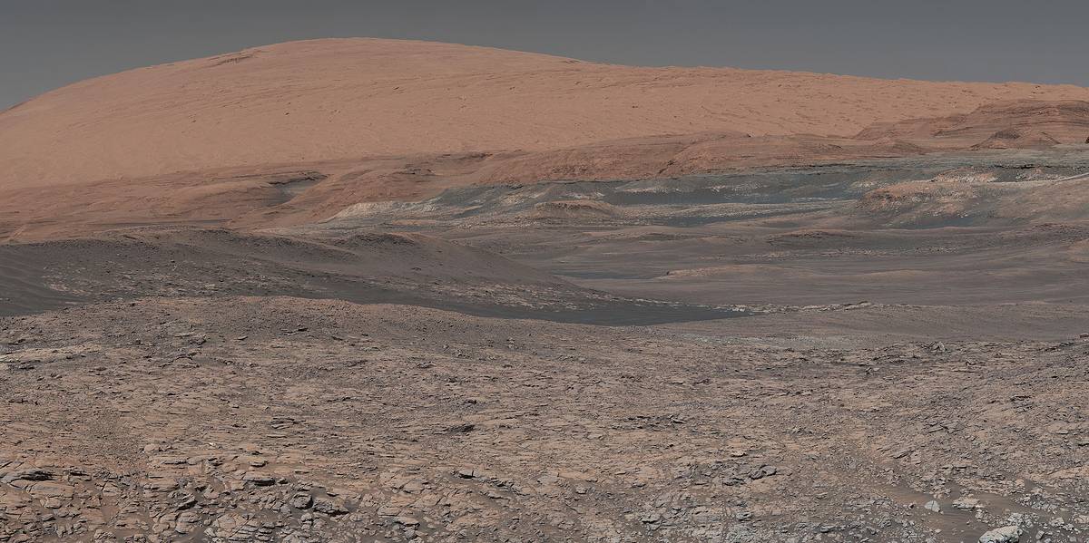 Лицо сфинкса, силуэт женщины, ложка: самые загадочные фото с Марса