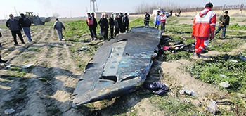 Фрагменты сбитого украинского Boeing. Фото Reuters