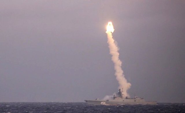 Фрегат "Адмирал Горшков" провел успешный пуск ракеты "Циркон"