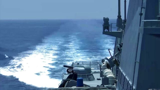 Фрегат ВМФ РФ "Адмирал Макаров" во время учений в Средиземном море