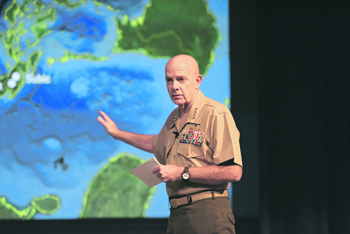 Генерал Дэвид Бергер предлагает отказаться от использования крупных кораблей для амфибийных десантных операций. Фото с сайта www.navy.mil