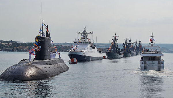 Генеральная репетиция парада кораблей ко Дню ВМФ в Севастополе. Архивное фото