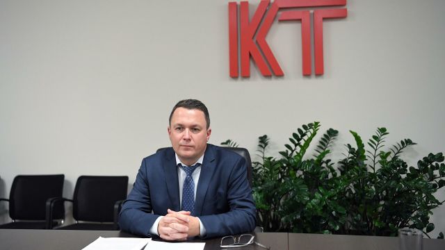 Генеральный директор АО "Кронштадт" Сергей Богатиков во время интервью