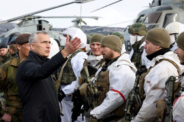Генеральный секретарь НАТО Йенс Столтенберг на военных учениях Cold Response в Норвегии