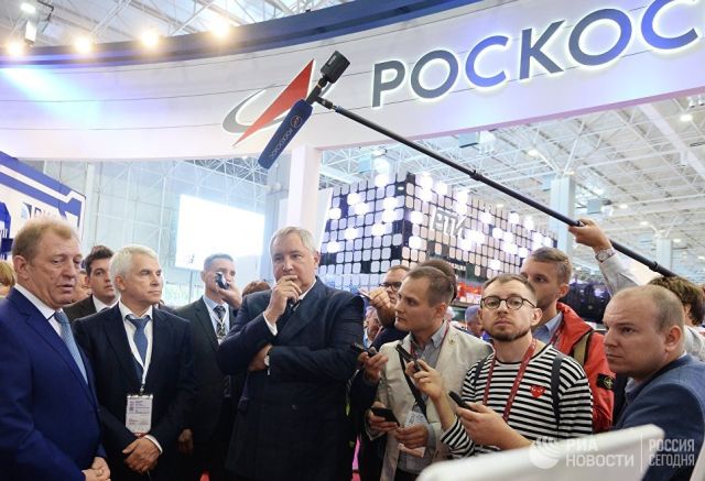 Генеральный директор ГК Роскосмос Дмитрий Рогозин на IV Международном военно-техническом форуме Армия-2018 в Кубинке. 22 августа 2018
