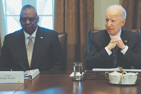 Глава Пентагона Ллойд Остин и президент США Джозеф Байден предпочитают размытые формулировки. Фото Reuters