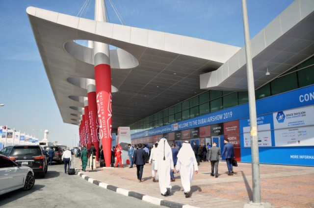 Главный выставочный павильон авиасалона Dubai Airshow 2019 (c) bmpd