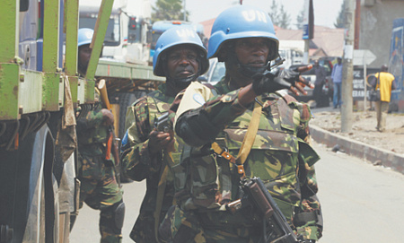 Голубые каски ООН пока не принесли мира ни в одну из африканских стран. Фото Reuters