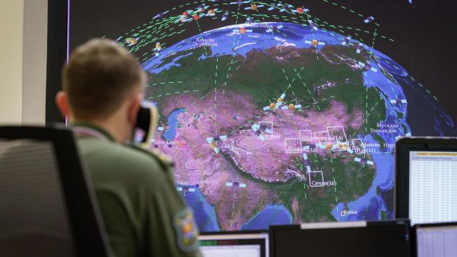 Госиспытания российской системы предупреждения о ракетном нападении в командном пункте СПРН в Солнечногорске