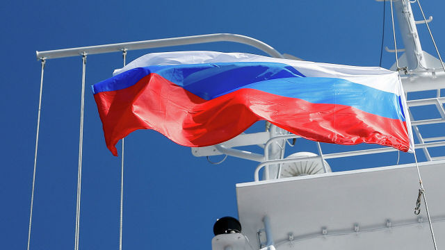 Государственный флаг РФ на судне