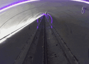 Hyperloop впервые испытали с пассажирами на борту