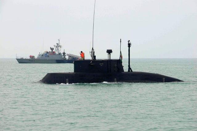Иранская малая подводная лодка и малый боевой корабль КСИР