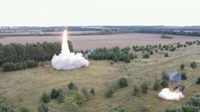 "Искандеры" в действии: Минобороны показало пуски крылатых ракет