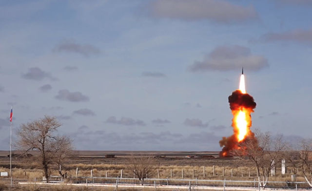 Испытательный пуск новой модернизированной ракеты российской системы ПРО на полигоне Сары-Шаган