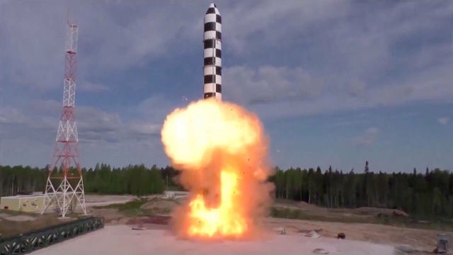 Испытание новой баллистической ракеты "Сармат"