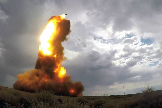 Испытательный пуск новой противоракеты системы ПРО на полигоне Сары-Шаган