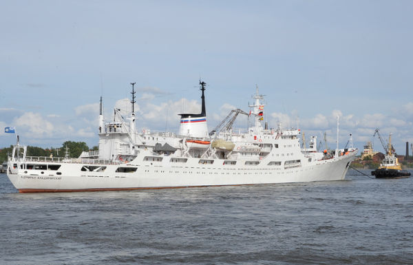 Исследовательское судно "Адмирал Владимирский"