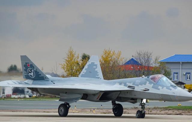 Истребитель пятого поколения Су-57