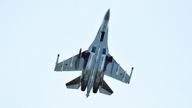 Истребитель Су-35 вылетает на задание на Харьковском направлении СВО