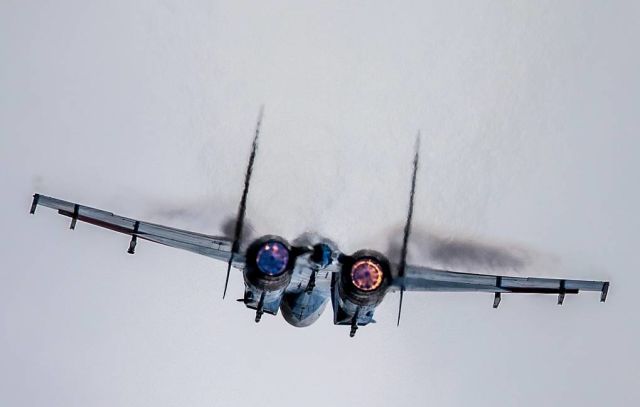 Истребитель Су-27