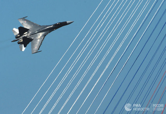 Истребитель Су-35C. Архивное фото