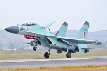 Истребители Су-30МКИ создавались специально для Нью-Дели, поэтому максимально учитывают требования индийских ВВС. Фото с сайта www.af.mil