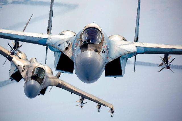 Истребители Су-35 ВКС России