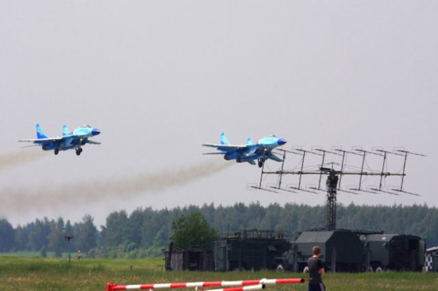 Истребители Су-30МК