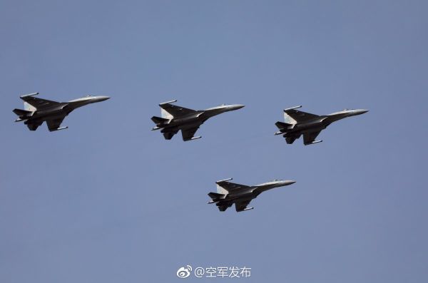 Истребители Су-35 ВВС НОАК